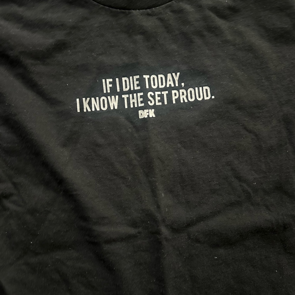 Graphic tee - Picture 2 of 3